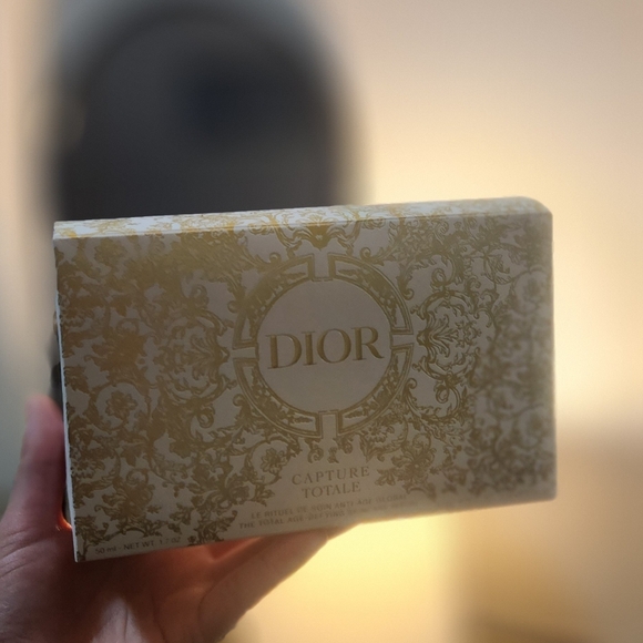 AUTHENTIC CHRISTIAN DIOr CREAM LOGO MAKEUP BAG + GIFT BOX - Picture 3 of 3